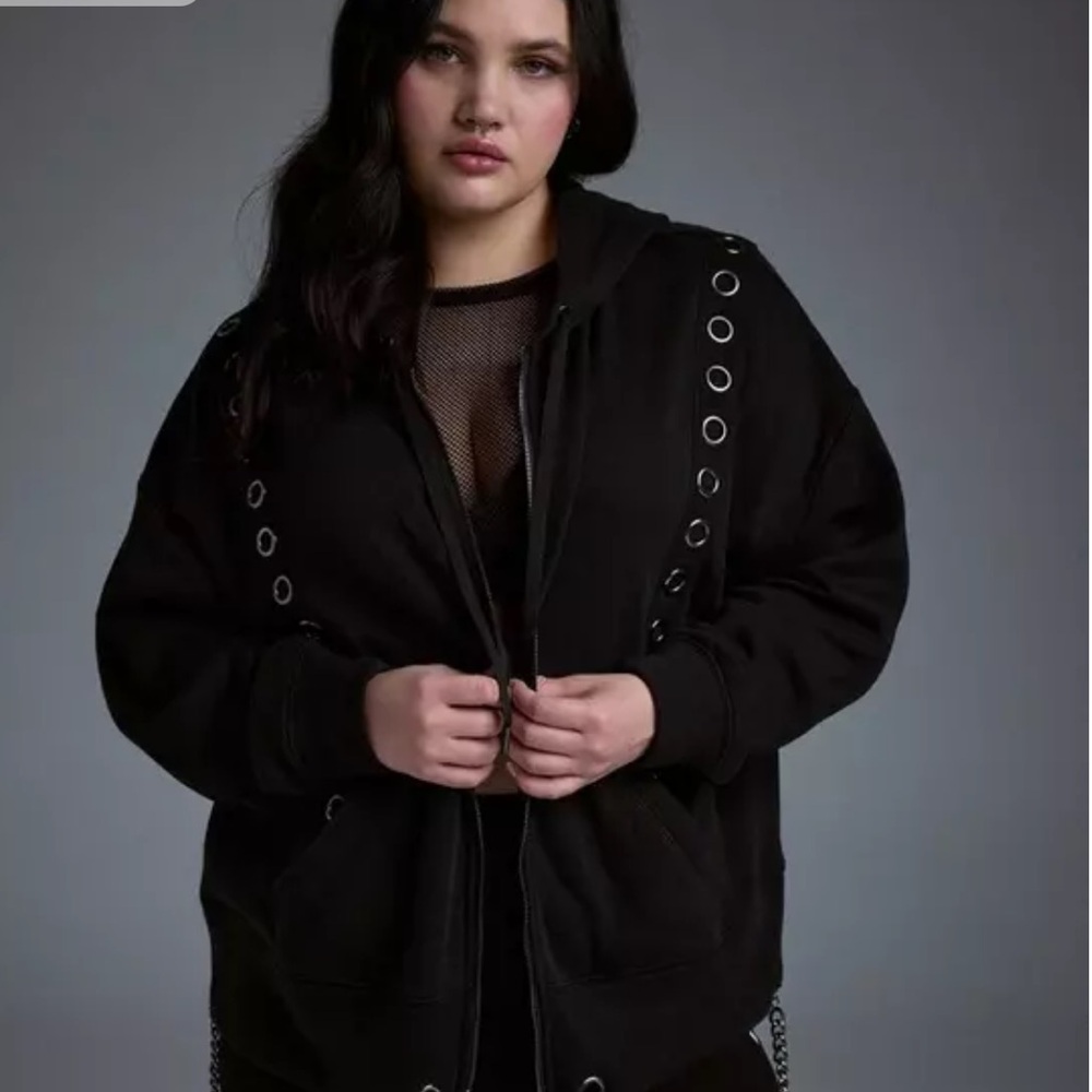 Torrid - Picture 3 of 7